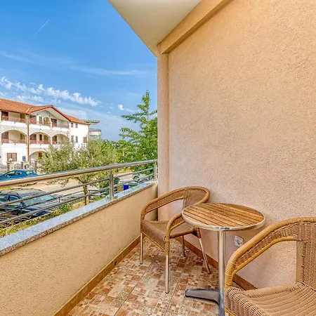 Sunrise Apartments Rovinj Extérieur photo